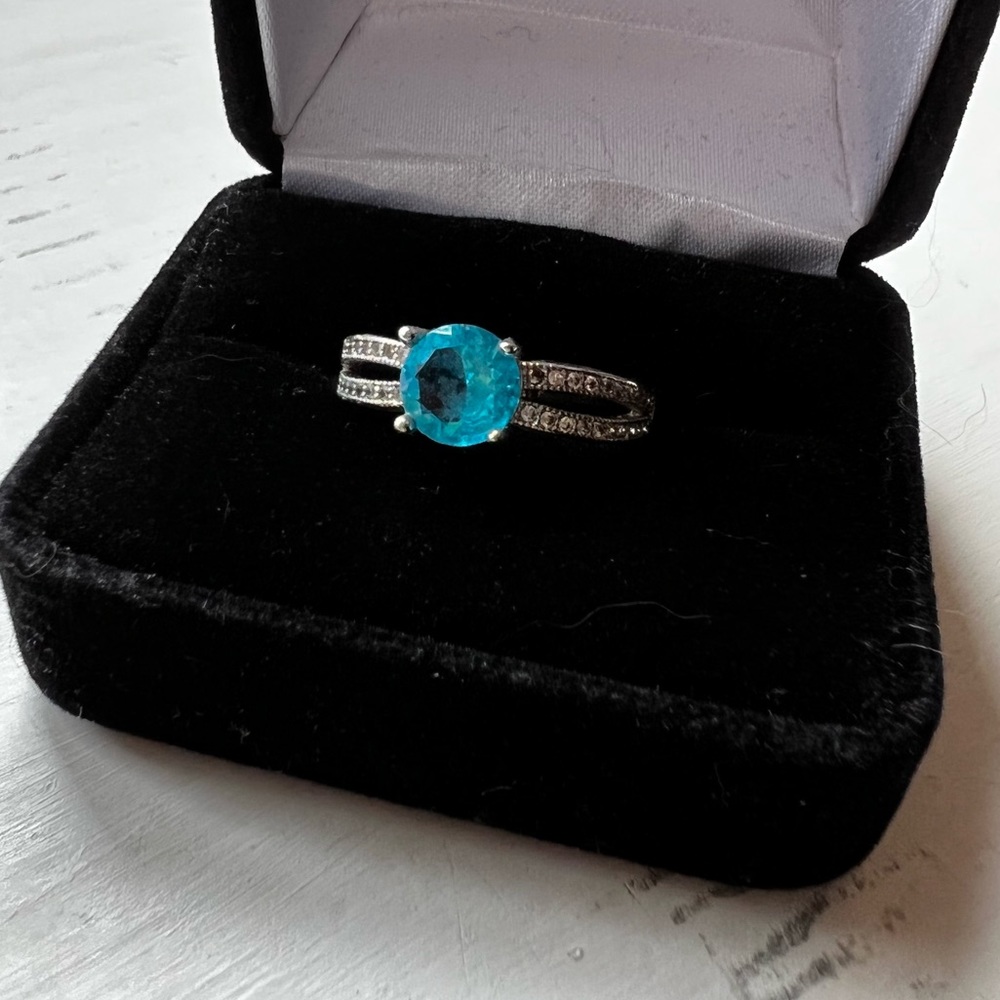 Aquamarine light blue sapphire ring